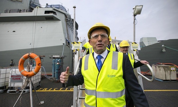Thủ tướng Australia Tony Abbott thăm cơ sở đóng tàu ở Adelaide
