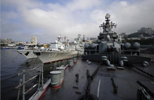 Hạm đội Hải quân Trung Quốc đến Vladivostok để tham gia diễn tập liên hợp với Hải quân Nga (nguồn mạng sina Trung Quốc)