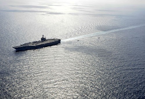 Tàu sân bay động cơ hạt nhân USS Ronald Reagan CVN 76 hoạt động trên Biển Đông (ảnh tư liệu)