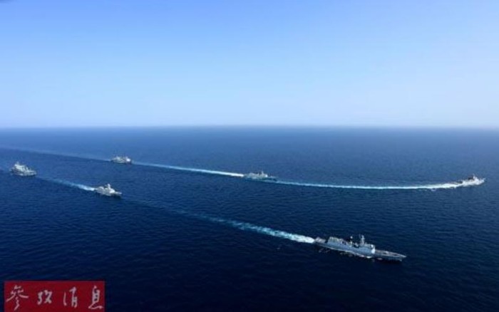 Biên đội hộ tống tốp 20 và 21 Hải quân Trung Quốc ở vùng biển phía tây vịnh Aden ngày 23 tháng 8 năm 2015
