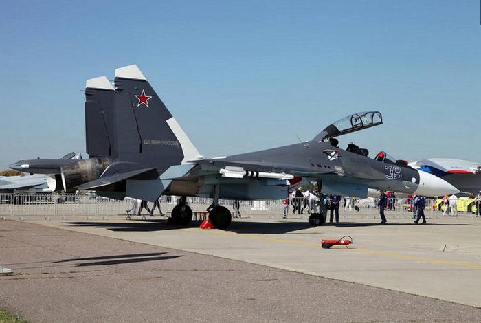 Máy bay chiến đấu Su-35S trưng bày ở Triển lãm hàng không Moscow năm 2015