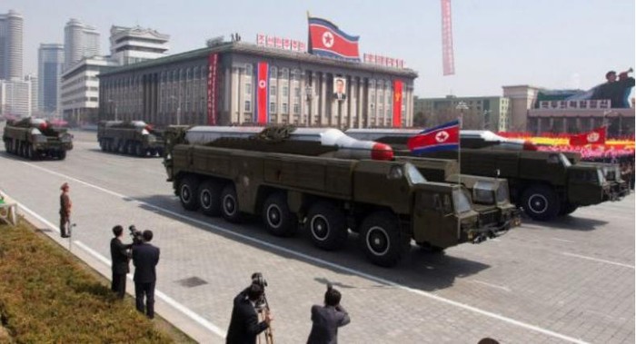 Khối tên lửa chiến thuật trong lễ duyệt binh của Cộng hòa dân chủ nhân dân Triều Tiên