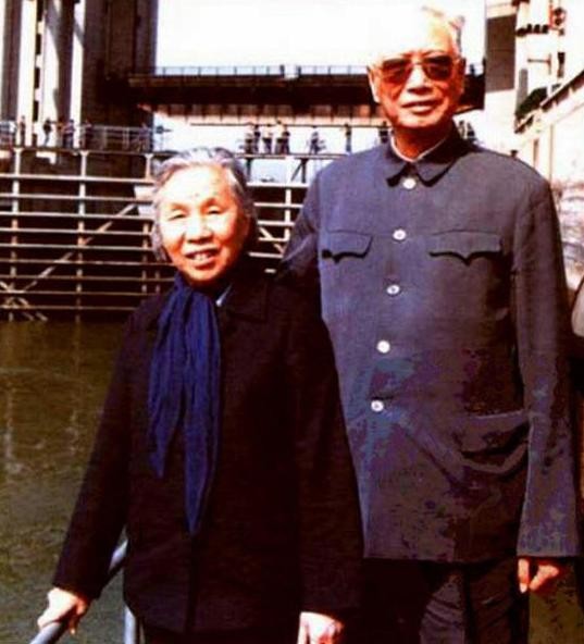 Trương Chấn và vợ năm 1987