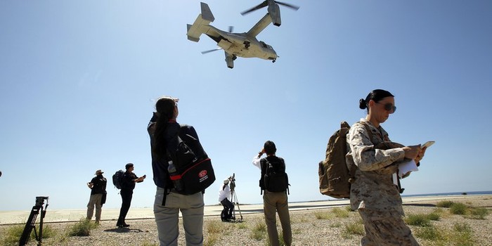 Máy bay vận tải cánh xoay nghiêng V-22 Osprey Mỹ tham gia diễn tập quân sự liên hợp &quot;Dawn Blitz-2015&quot;