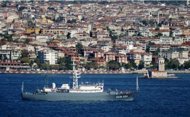 Tàu chiến Hải quân Nga đi qua Istanbul, Thổ Nhĩ Kỳ, đến bờ biển Syria thực hiện nhiệm vụ