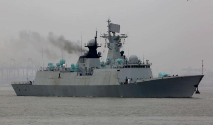 Hình ảnh này được dân mạng cho là tàu hộ vệ Tương Đàm số hiệu 531 Type 054A đang chạy thử, dự kiến sẽ trang bị cho Hạm đội Đông Hải vào đầu năm 2016 (nguồn mạng sina Trung Quốc)