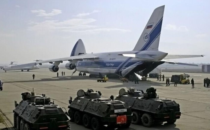 Máy bay vận tải Nga đến Syria (nguồn Tin tức Tham khảo, Trung Quốc)