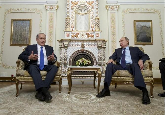 Tại Moscow, Nga ngày 21 tháng 9 năm 2015, Thủ tướng Israel Benjamin Netanyahu và Tổng thống Nga Vladimir Putin hội đàm