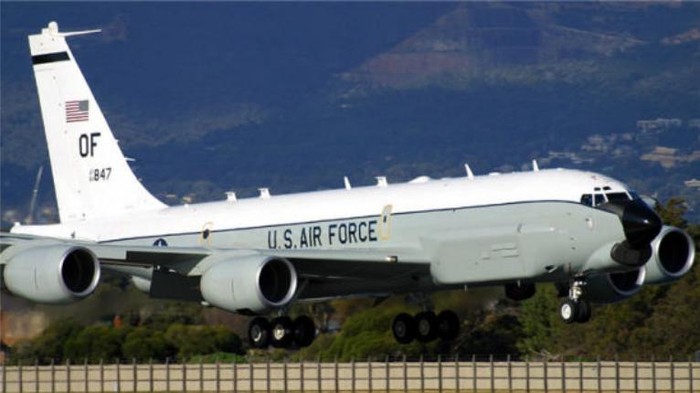 Máy bay trinh sát điện tử RC-135 Mỹ