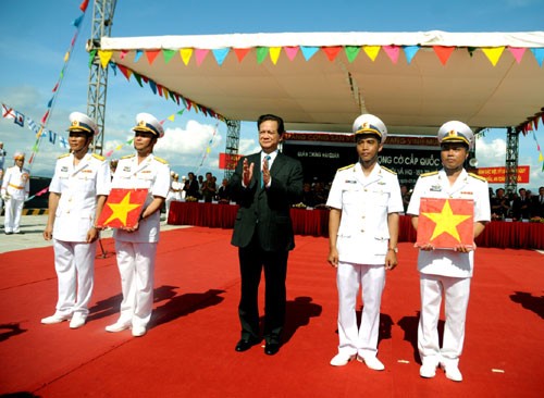 Hải quân nhân dân Việt Nam kiên quyết bảo vệ chủ quyền biển đảo thiêng liêng
