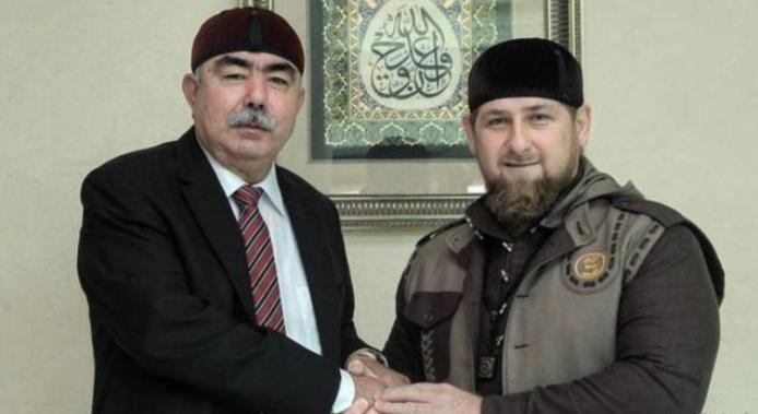 Ngày 5 tháng 10, Tổng thống Chechnya thân Putin là Ramzan Kadyrov (phải) tiếp kiến Phó Tổng thống Afghanistan Abdul Rashid Dostum.