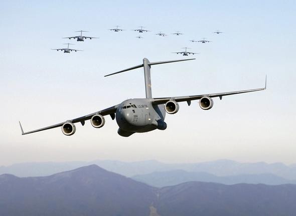 Mỹ sử dụng máy bay vận tải C-17 vận chuyển vũ khí đạn dược cho quân chống chính phủ Syria (ảnh minh họa)