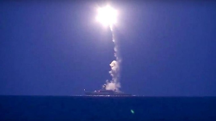 Tàu chiến Nga ở biển Caspitan bắn tên lửa hành trình tấn công các cơ sở của IS ở Syria