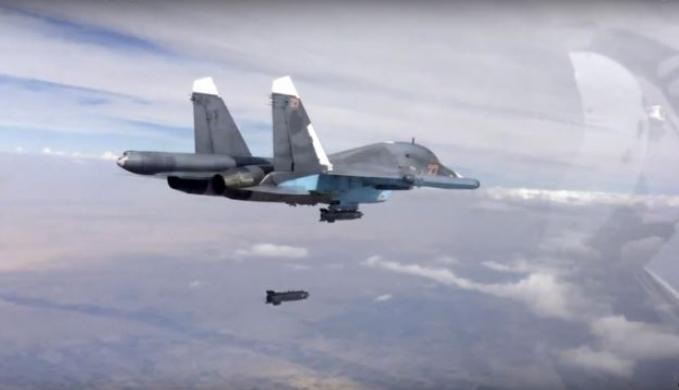 Máy bay tấn công Suy-34 Nga ném bom ở Syria