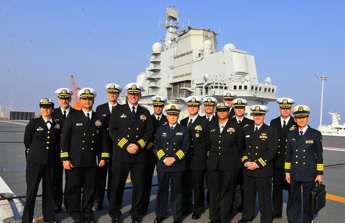 Đoàn đại biểu chỉ huy tàu chiến Hải quân Mỹ vừa thăm Trung Quốc, đã đến thăm tàu sân bay Liêu Ninh, Học viện tàu ngầm, Học viện chỉ huy - Hải quân Trung Quốc