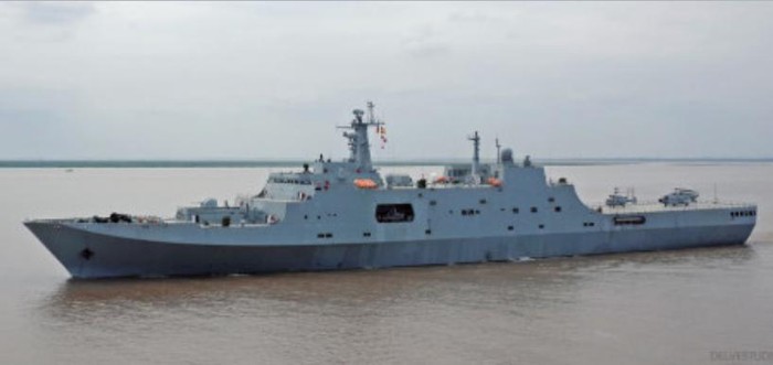 Tàu đổ bộ cỡ lớn Nghi Mông Sơn Type 071 Trung Quốc chạy thử trên biển