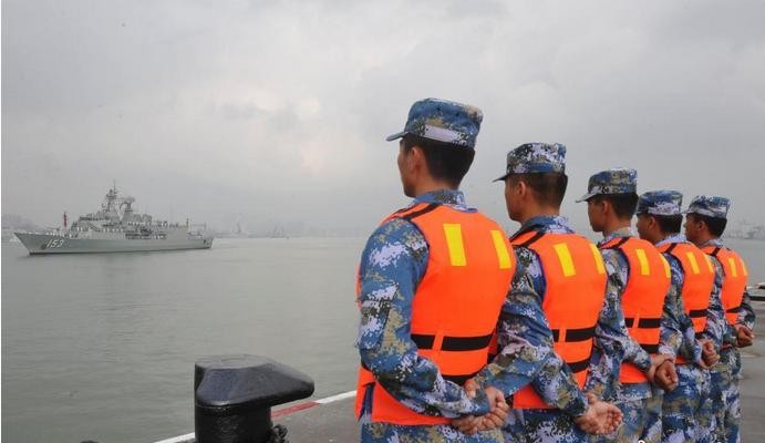 Sáng ngày 31 tháng 10 năm 2015, các tàu hộ vệ HMAS Arunta và HMAS Stuart Hải quân hoàng gia Australia đến cảng Trạm Giang, bắt đầu tiến hành thăm Hạm đội Nam Hải, Hải quân Trung Quốc, thời gian 3 ngày