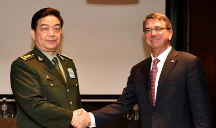 Bộ trưởng Quốc phòng Trung Quốc Thường Vạn Toàn và Bộ trưởng Quốc phòng Mỹ Ashton B. Carter tại thủ đô Kuala Lumpur, Malaysia ngày 3 tháng 11 năm 2015