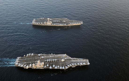 Tàu sân bay USS Ronald Reagan CVN 76 và tàu sân bay John C. Stennis của Hải quân Mỹ