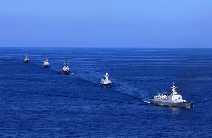 Sáng ngày 7 tháng 11 năm 2015, Hải quân Trung Quốc và Mỹ lần đầu tiên tiến hành diễn tập liên hợp ở Đại Tây Dương