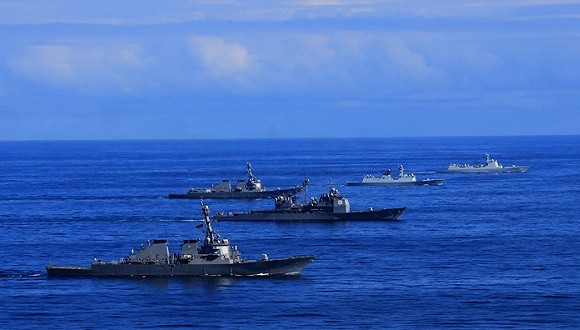 Sáng ngày 7 tháng 11 năm 2015, Hải quân Trung Quốc và Mỹ lần đầu tiên tiến hành diễn tập liên hợp ở Đại Tây Dương