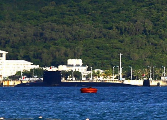 Tàu ngầm hạt nhân tấn công Type 093 trong quân cảng