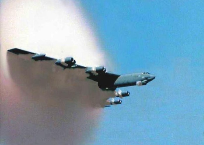 Máy bay ném bom chiến lược B-52 Mỹ
