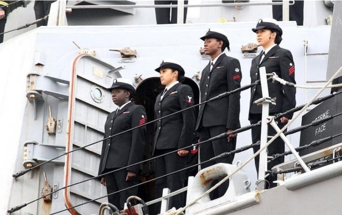 Ngày 16 tháng 11 năm 2015, tàu khu trục USS Stethem DDG-63 Hải quân Mỹ đến Thượng Hải