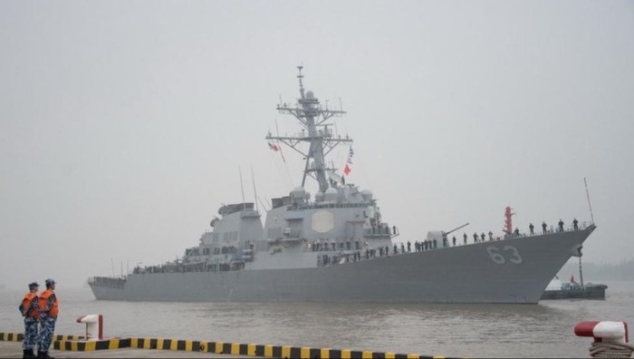 Ngày 16 tháng 11 năm 2015, tàu khu trục USS Stethem DDG-63 Hải quân Mỹ đến Thượng Hải