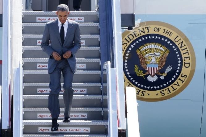 Trưa ngày 17 tháng 11 năm 2015, Tổng thống Mỹ Barack Obama đến sân bay quốc tế Ninoy Aquino, thủ đô Manila, Philippines
