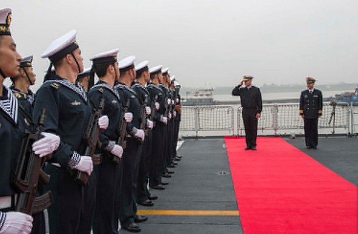 Đô đốc Scott Swift - Tư lệnh Hạm đội Thái Bình Dương Mỹ thăm tàu chiến Trung Quốc