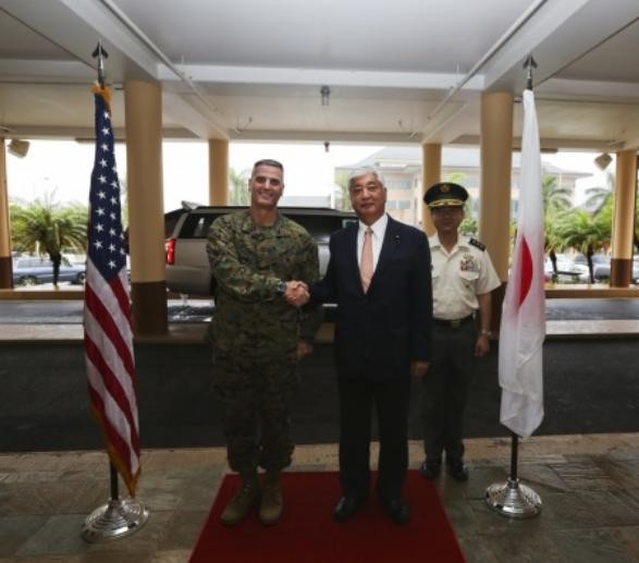Bộ trưởng Quốc phòng Nhật Bản Gen Nakatani tại Hawaii, Mỹ ngày 23 tháng 11 năm 2015