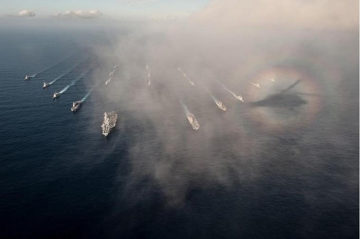 Ngày 23 tháng 11 năm 2015, hai nước Mỹ, Nhật điều động ít nhất 19 tàu chiến chủ lực, trong đó có tàu sân bay USS Theodore Rosevelt Mỹ, tàu sân bay trực thăng Izumo và Ise Nhật Bản, tạo thành một hạm đội khổng lồ ở vùng biển phía nam Nhật Bản, tổ chức huấn luyện liên hợp.