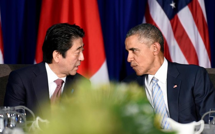 Ngày 19 tháng 11 năm 2015, Tổng thống Mỹ Barack Obama và Thủ tướng Nhật Bản Shinzo Abe gặp nhau bên lề Hội nghị cấp cao APEC