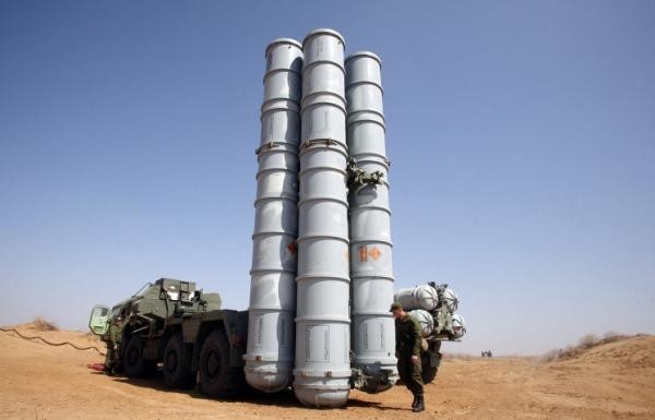 Hệ thống tên lửa phòng không tiên tiến S-400 Nga