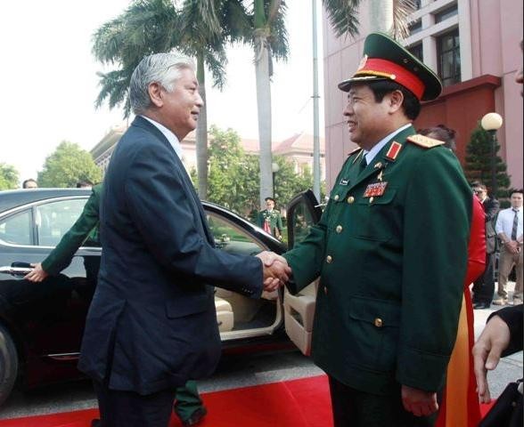 Từ ngày 5 đến ngày 6 tháng 11 năm 2015, Bộ trưởng Quốc phòng Nhật Bản Gen Nakatani thăm Việt Nam