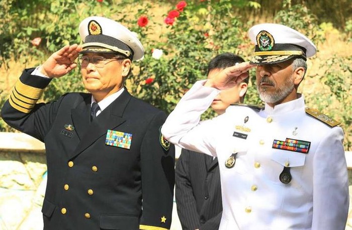Tháng 10 năm 2015, Phó Tổng tham mưu trưởng Quân đội Trung Quốc, Đô đốc Tôn Kiến Quốc thăm Iran