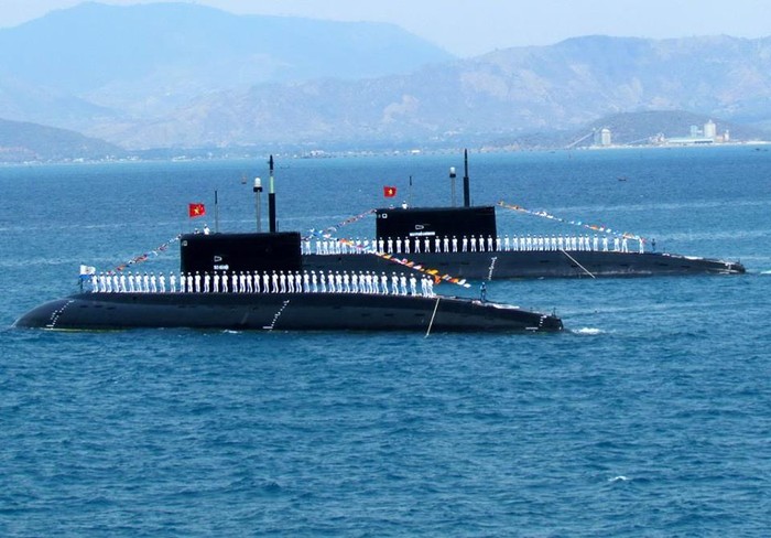 Theo báo Anh, tàu ngầm lớp Kilo của Hải quân Việt Nam đã bắt đầu tuần tra Biển Đông