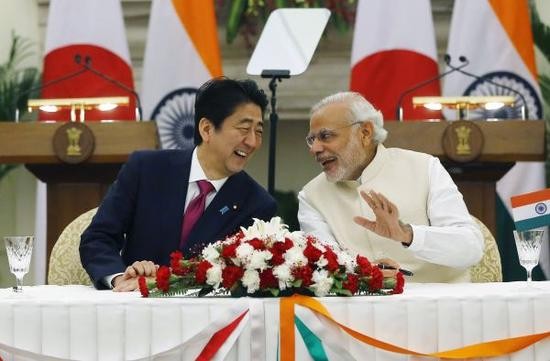 Từ ngày 12 - 13/12/2015, Thủ tướng Nhật Bản Shinzo Abe thăm Ấn Độ