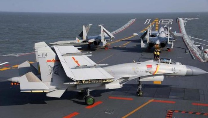 Hải quân Trung Quốc tiến hành huấn luyện cất hạ cánh máy bay chiến đấu trên tàu sân bay Liêu Ninh