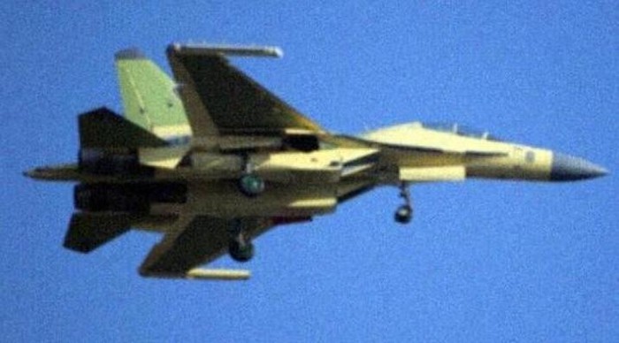 Máy bay J-16 đã biến thành máy bay chiến đấu điện tử