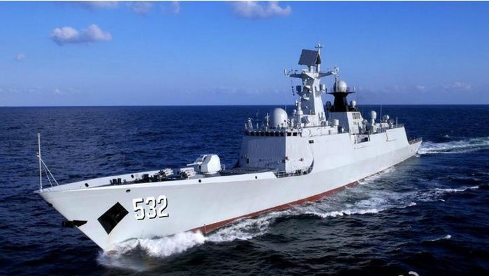 Tàu hộ vệ tên lửa Kinh Châu số hiệu 532 Type 054A, biên chế cho Hạm đội Đông Hải, Hải quân Trung Quốc ngày 5/1/2015