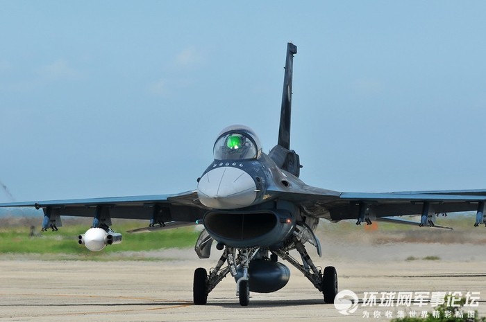 Máy bay chiến đấu F-2 Nhật Bản