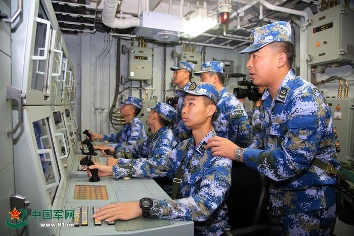 Từ ngày 17 đến ngày 21/2/2016, biên đội tàu chiến của một chi đội tàu khu trục, Hạm đội Nam Hải, Hải quân Trung Quốc triển khai tập trận đối kháng thực binh bắn đạn thật ở Biển Đông.