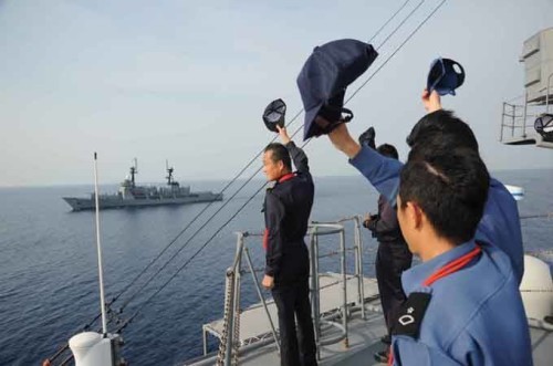 Lực lượng liên hợp Nhật Bản-Philippines tiến hành tập trận ở Biển Đông (nguồn mạng sina Trung Quốc)