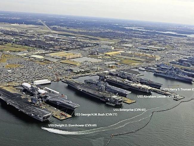 5 tàu sân bay Hải quân Mỹ đồng thời đậu ở quân cảng Norfolk. Ảnh: Tân Hoa Xã