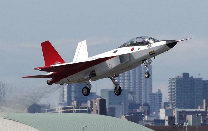 Ngày 22/4/2016, máy bay chiến đấu tàng hình X-2 Shinshin Nhật Bản lần đầu tiên bay thử thành công từ sân bay Nagoya đến căn cứ không quân Gifu. Nguồn ảnh: Tân Hoa Xã.