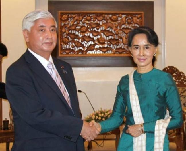 Ngày 6/6/2016, Bộ trưởng Quốc phòng Nhật Bản Gen Nakatani hội kiến với bà Aung San Suu Kyi - Cố vấn nhà nước kiêm Bộ trưởng Ngoại giao Myanmar. Nguồn ảnh: Hãng tin Kyodo Nhật Bản