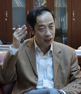 Ông Nguyễn Văn Hùng, Trưởng ban Thanh tra (Đại học Thái Nguyên) cho biết: "Anh Thế mới lên làm lãnh đạo cũng có nóng vội"