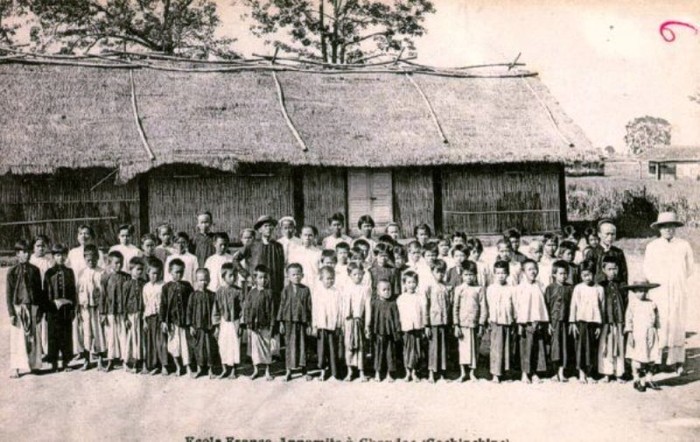 Học sinh trường làng